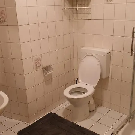Schones 1 Mit Parkplatz